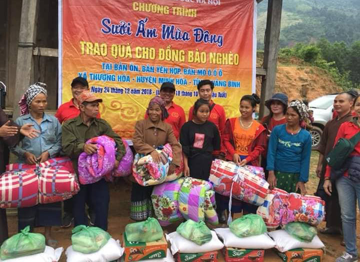 Trao 250 suất quà cho đồng bào dân tộc thiểu số huyện Minh Hóa