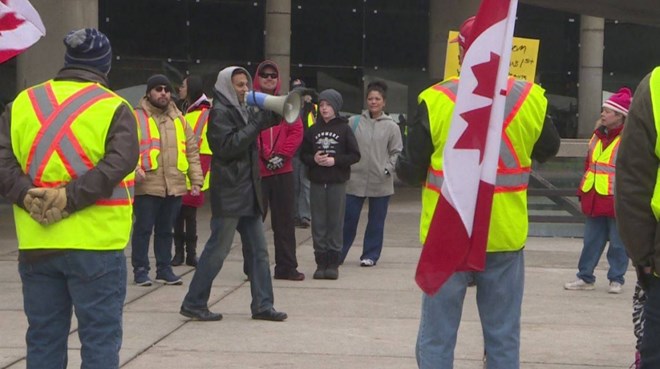 Phong trào biểu tình "Áo vàng" đã xuất hiện tại Canada