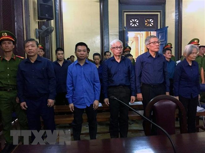 Xét xử vụ DAB: Trần Phương Bình bị án chung thân, Vũ "nhôm" 17 năm tù
