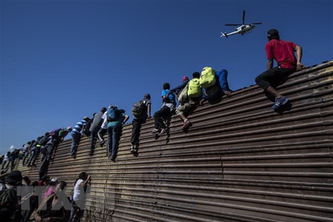 Bức tường biên giới Mỹ-Hàng rào cản trở đảng Dân chủ và Cộng hòa