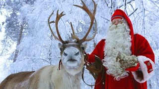 Ông già Noel bắt đầu hành trình phát quà Giáng sinh đến các em nhỏ