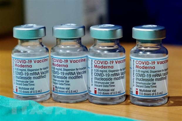 Anh cấp phép dùng vaccine của Moderna cho trẻ em từ 12-17 tuổi