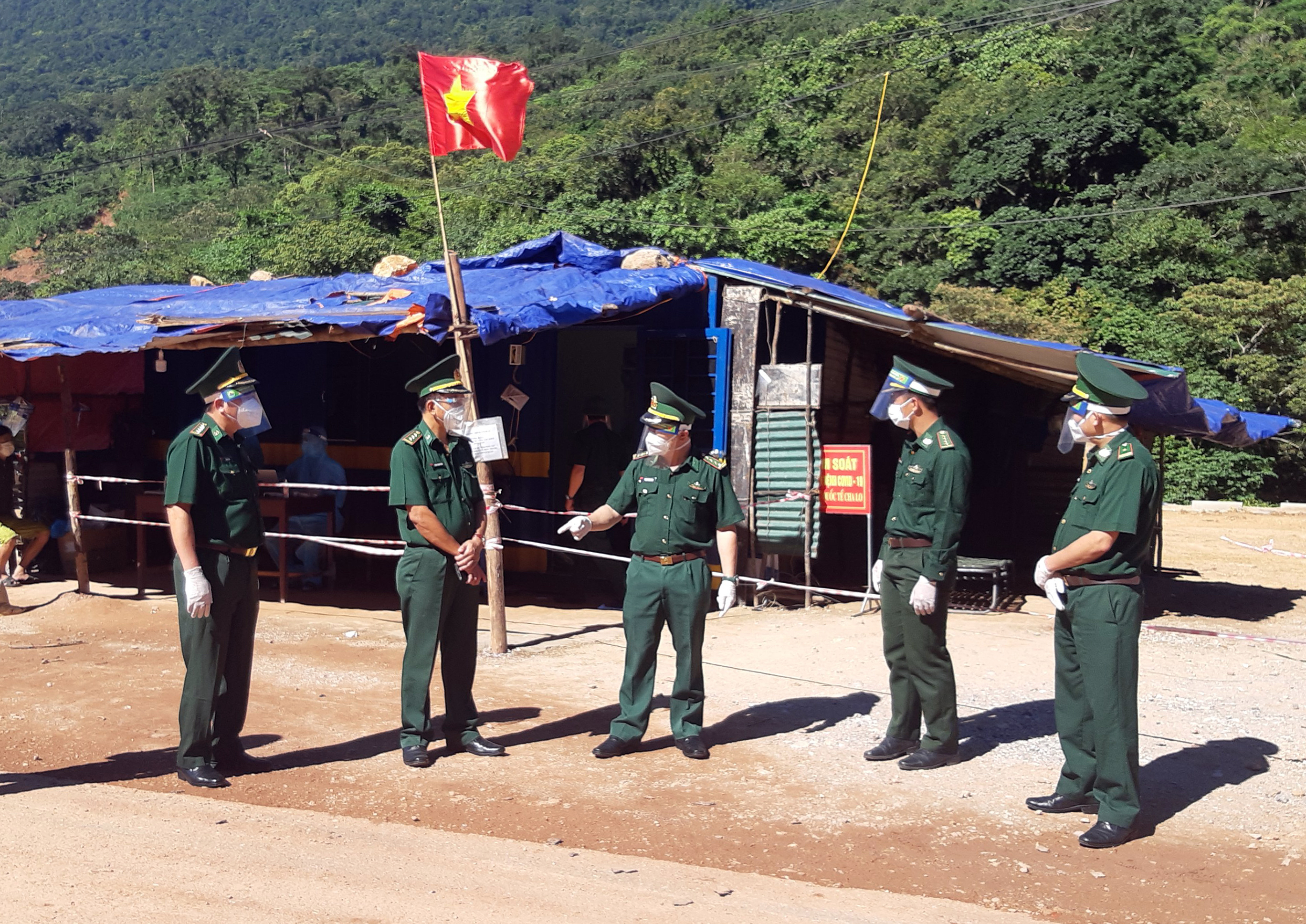 Trên tuyến đầu chống dịch