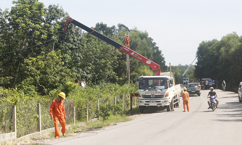 Giảm giá bán điện, giảm tiền điện hỗ trợ khách hàng trong đại dịch