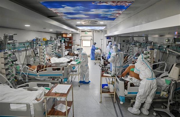 Khoảng 115.000 nhân viên y tế trên toàn cầu tử vong do COVID-19