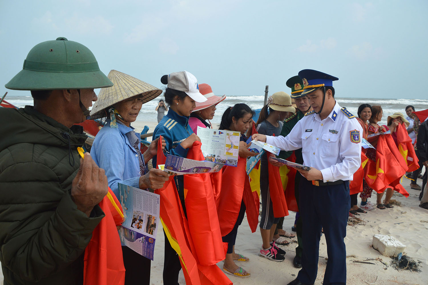 Đồng hành với ngư dân trên các vùng biển, đảo