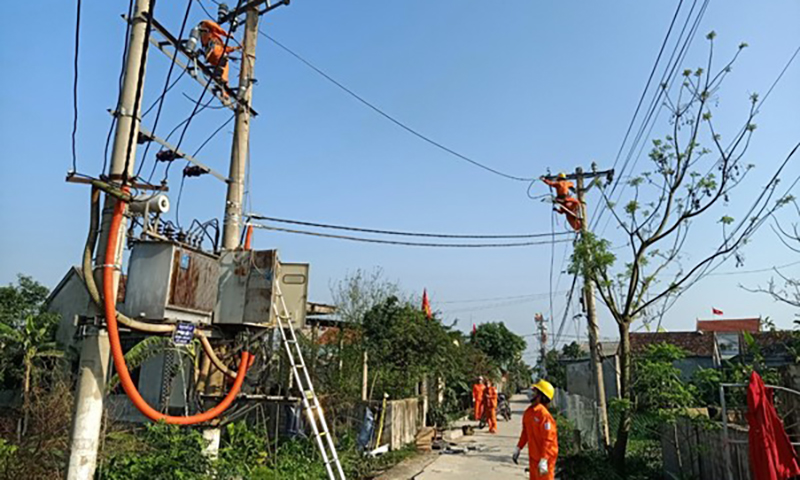 Nghiệm thu hoàn thành công trình cấp điện cho các thôn tại huyện Quảng Trạch