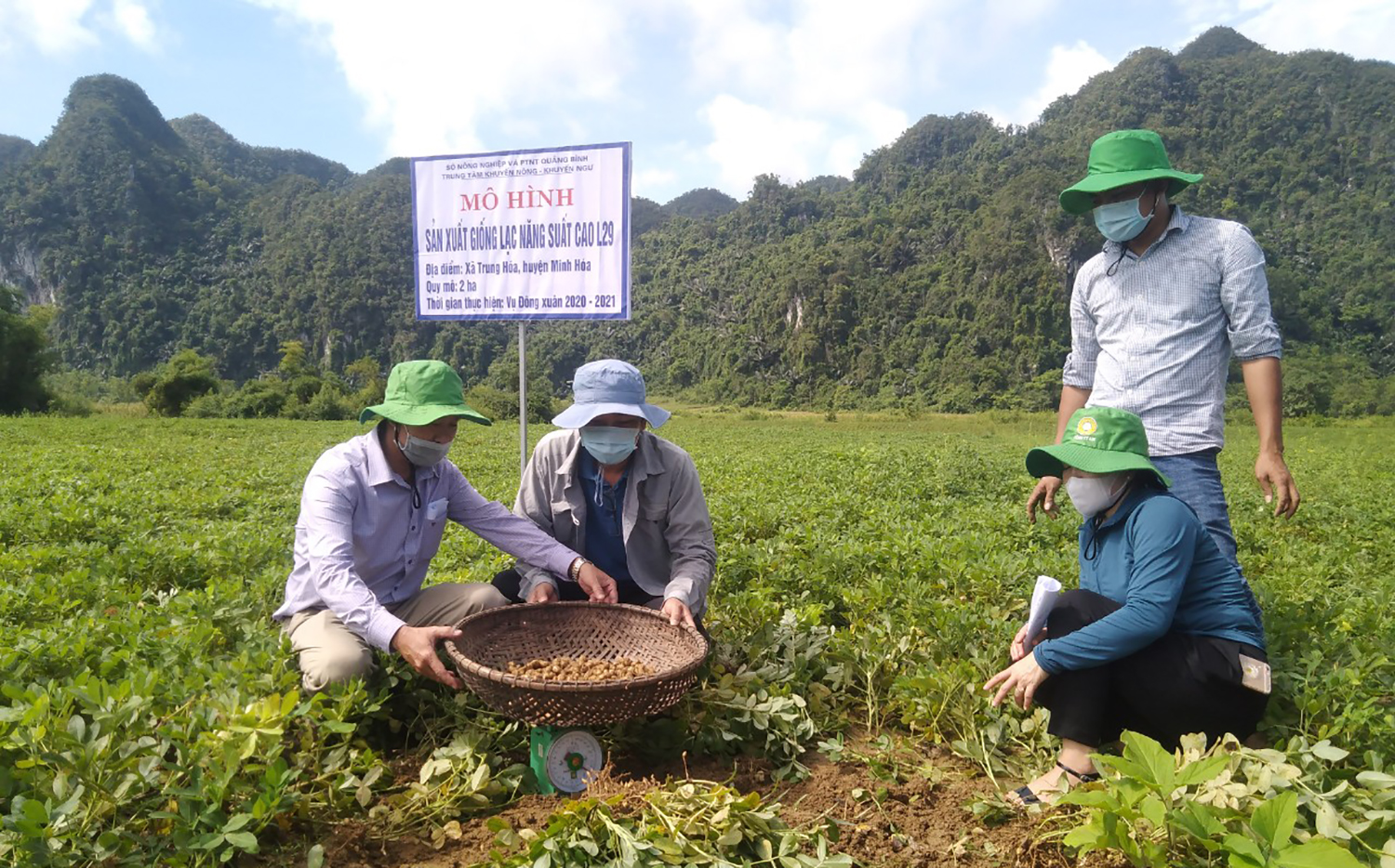 Khoa học công nghệ "tiếp sức" tái cơ cấu nông nghiệp