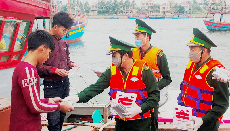 BĐBP Quảng Bình tuyên truyền về chống khai thác hải sản bất hợp pháp
