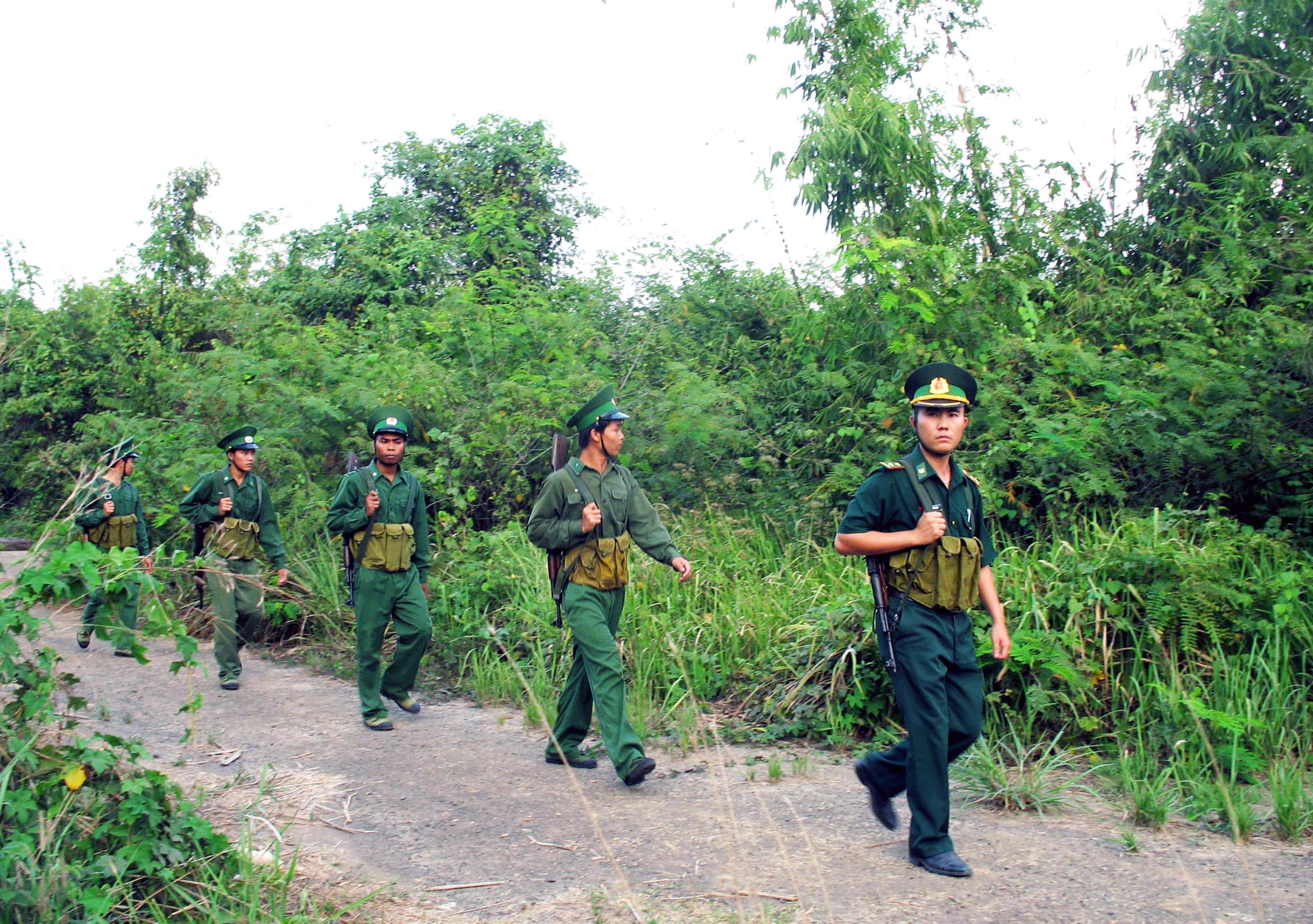 Thơ biên giới