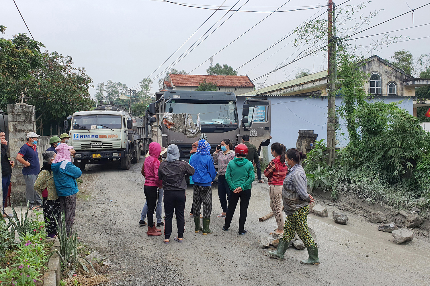 Hoạt động khai thác, vận chuyển đá ở Trường Xuân: Các doanh nghiệp không thực hiện cam kết?