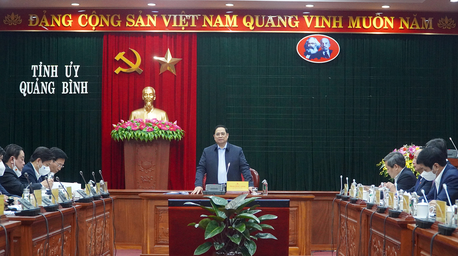 Thủ tướng Chính phủ Phạm Minh Chính làm việc với Ban Chấp hành Đảng bộ tỉnh Quảng Bình