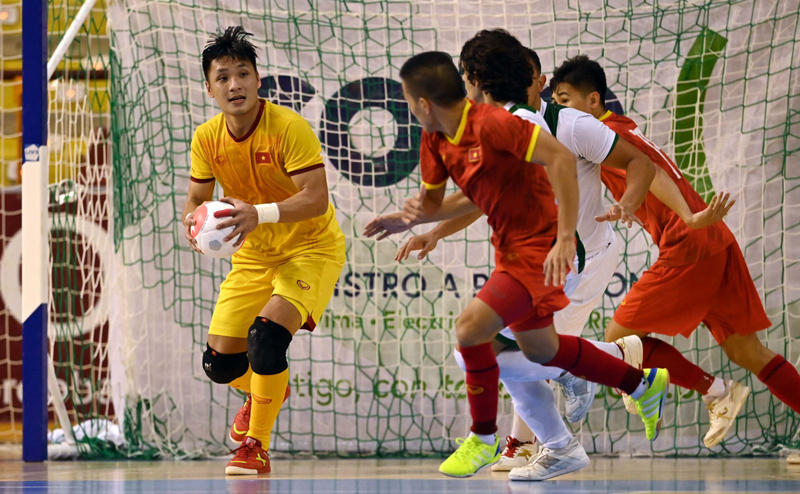 Người hùng futsal Việt Nam lập kỳ tích