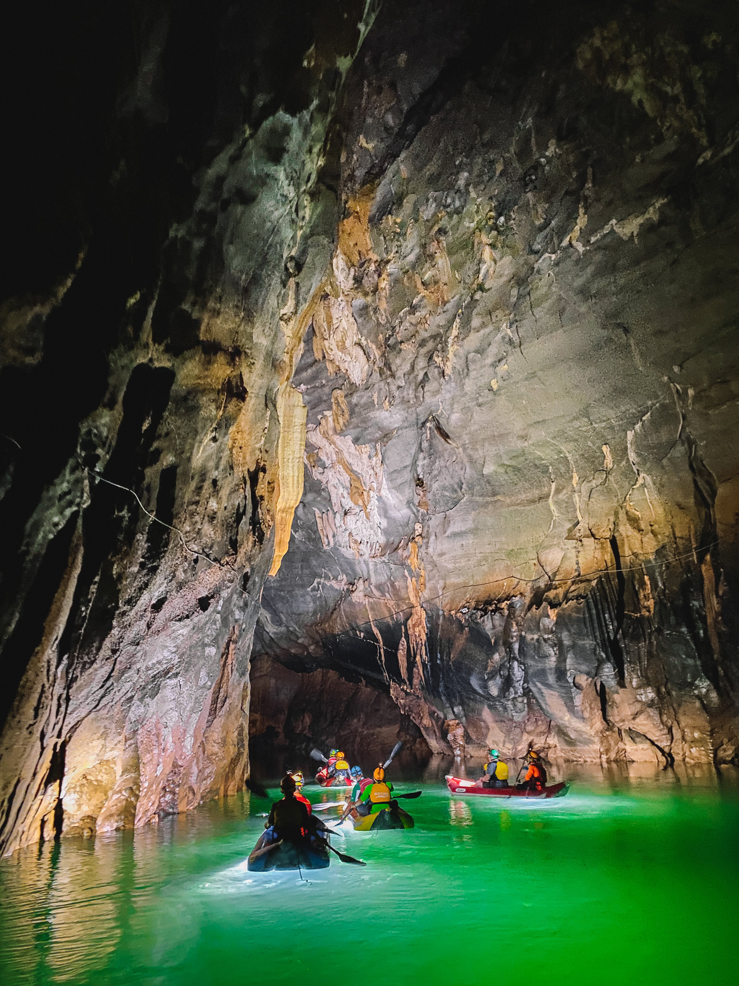 Bàn tròn du lịch