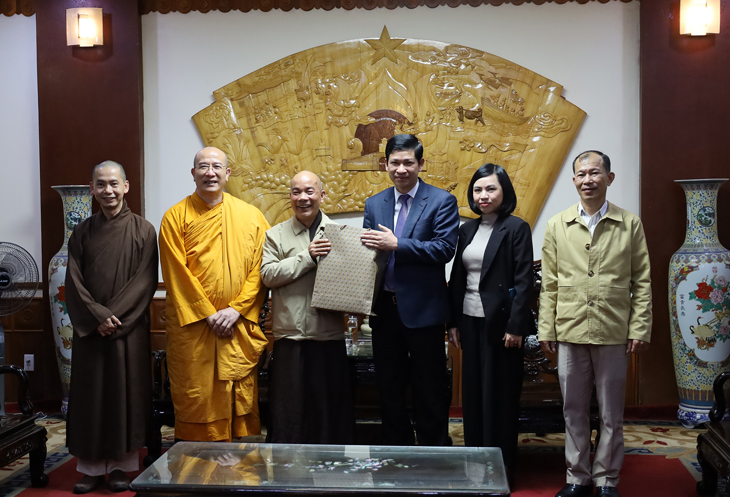 Lãnh đạo UBND tỉnh tiếp thân mật Ban Trị sự Giáo hội Phật giáo Việt Nam tỉnh Quảng Bình