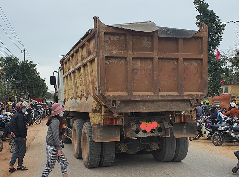 Áp dụng nhiều giải pháp xử lý xe quá khổ, quá tải