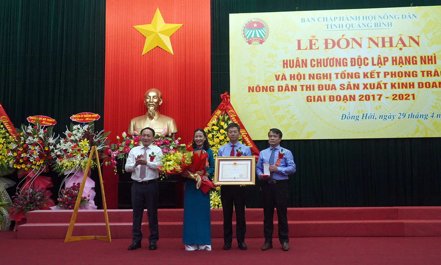Hội Nông dân tỉnh đón nhận Huân chương Độc lập hạng Nhì