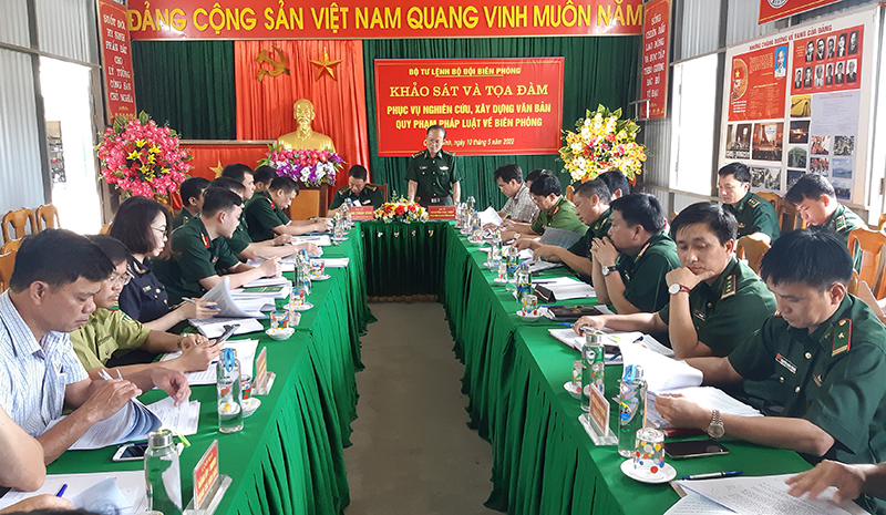 Củng cố hành lang pháp lý trong thực hiện các biện pháp biên phòng