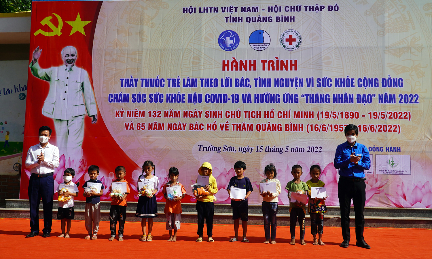 Hành trình Thầy thuốc trẻ làm theo lời Bác