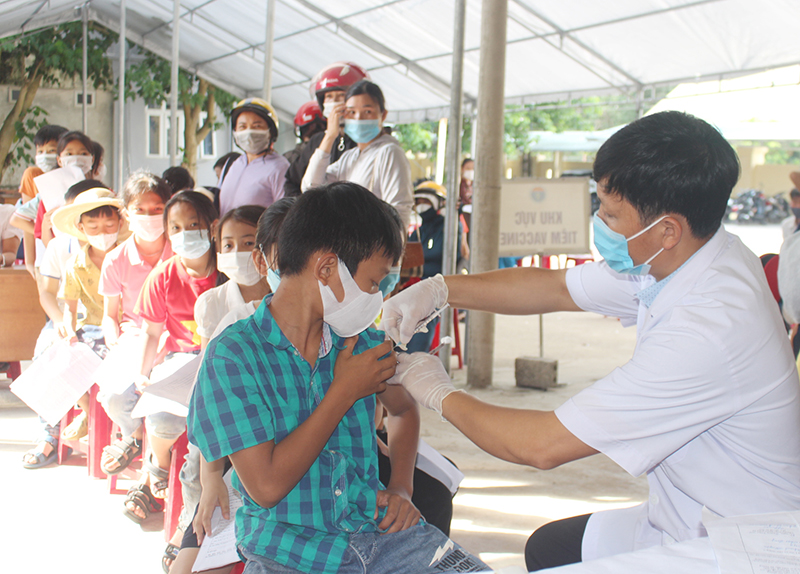Bố Trạch: Chủ động tiêm vắc-xin phòng Covid-19 cho trẻ 5-11 tuổi