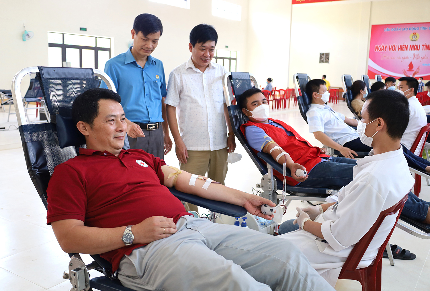 Tiếp nhận 448 đơn vị máu trong Ngày hội hiến máu tình nguyện năm 2022