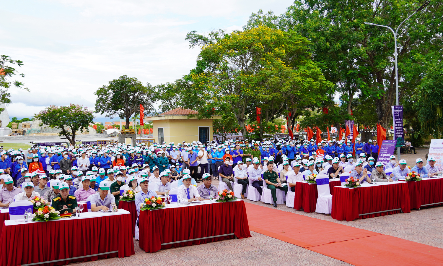 Mít tinh hưởng ứng Ngày Môi trường thế giới, Tuần lễ Biển và Hải đảo Việt Nam