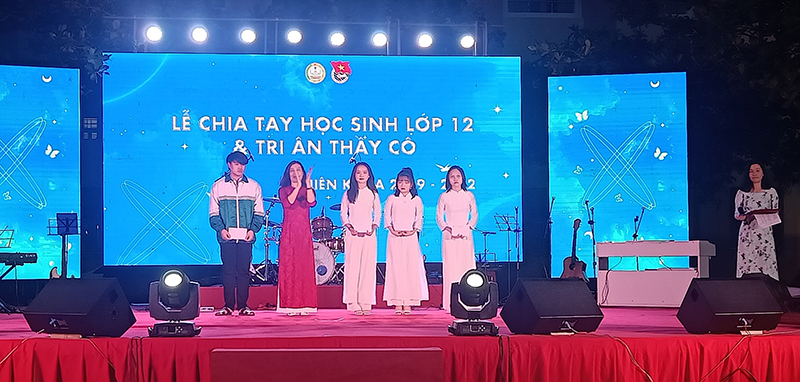 Chương trình chia tay và tri ân thầy cô niên khóa 2019-2022