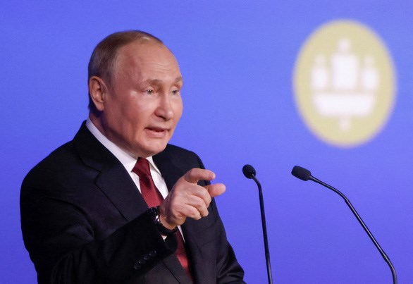 Tổng thống Putin: Nga phải bảo vệ chủ quyền chính trị, độc lập kinh tế