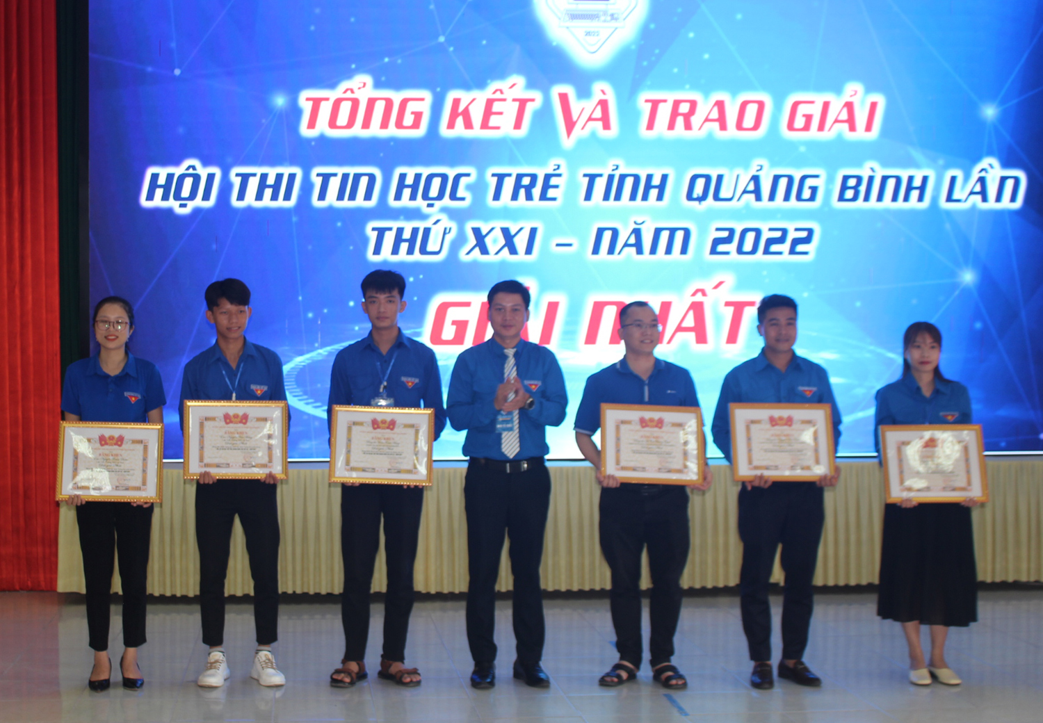 Trao giải hội thi Tin học trẻ Quảng Bình lần thứ XXI