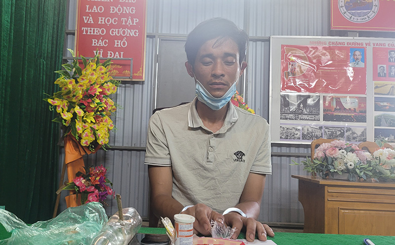 Đồn Biên phòng CKQT Cha Lo bắt đối tượng sử dụng trái phép chất ma túy