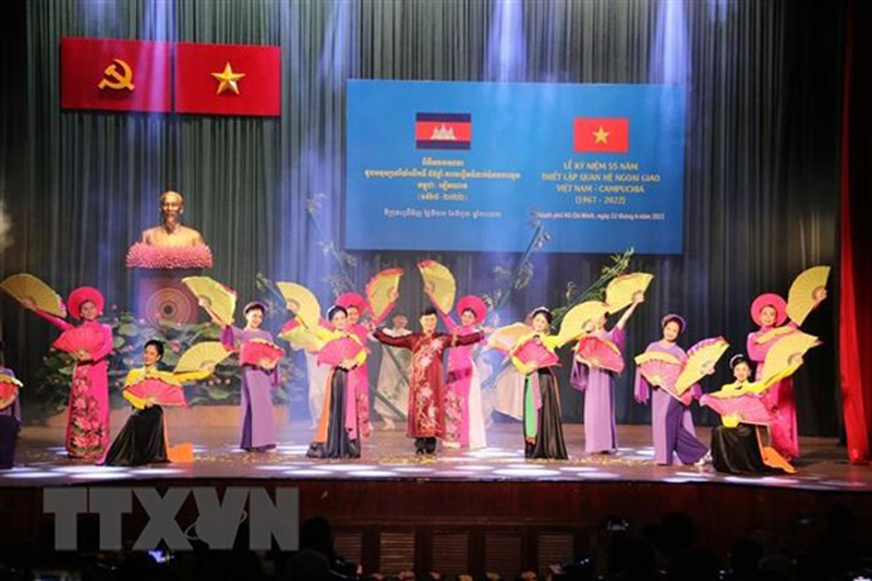 Việt Nam-Campuchia: Chung vượt thử thách, đồng lòng hướng tương lai
