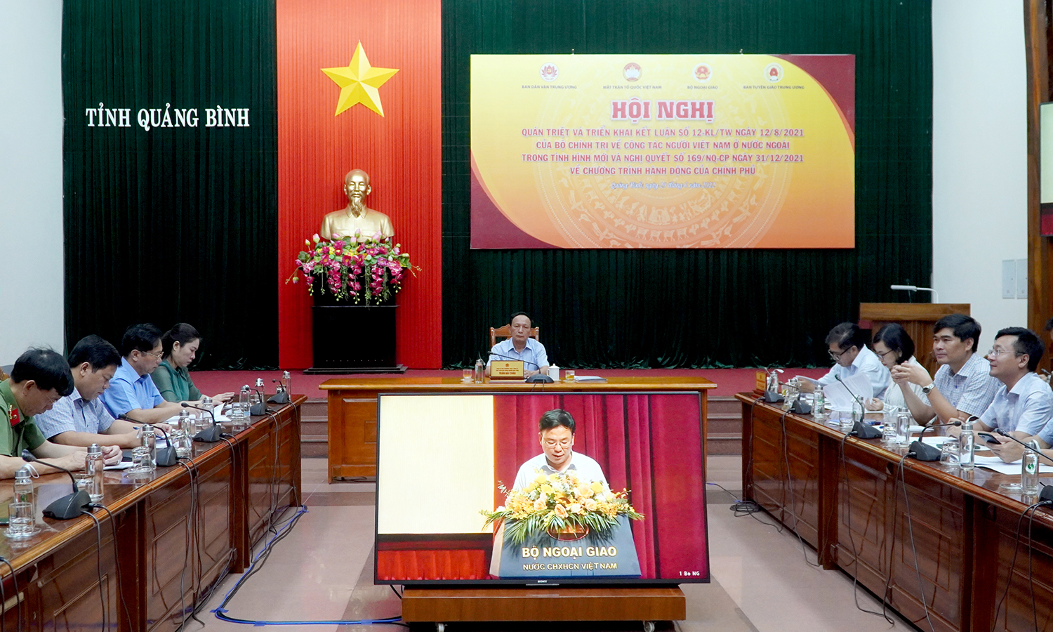 Tiếp tục đẩy mạnh công tác người Việt Nam ở nước ngoài