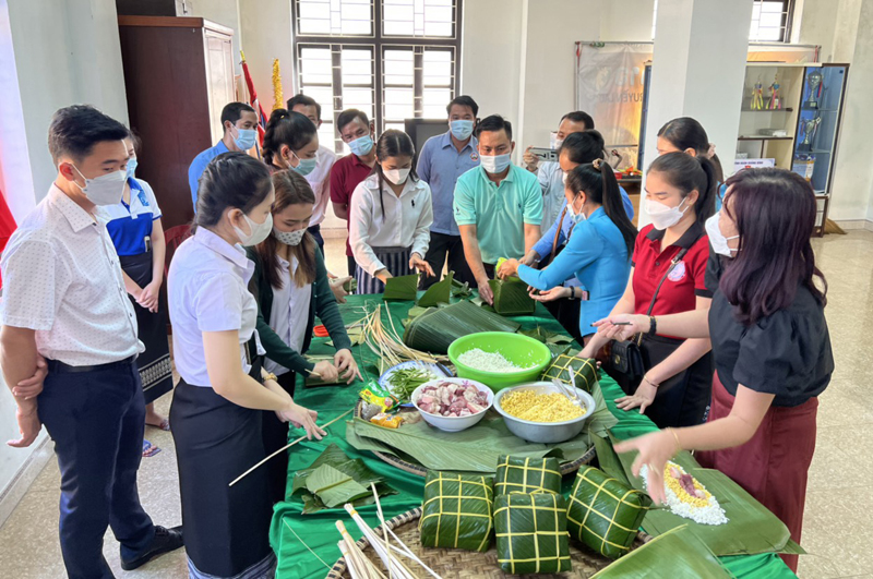 Samaki... Việt-Lào!