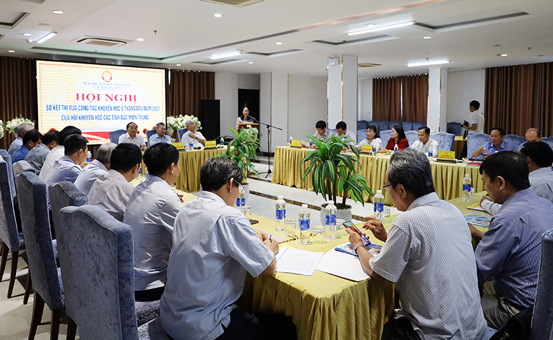 Đẩy mạnh công tác khuyến học, khuyến tài, xây dựng xã hội học tập