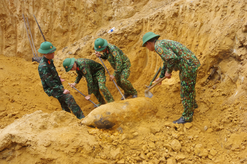 Xử lý an toàn quả bom nặng khoảng 340kg