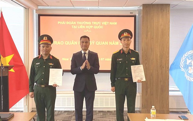 Lễ trao quân hàm đặc biệt cho 2 sỹ quan Việt Nam ở Liên hợp quốc