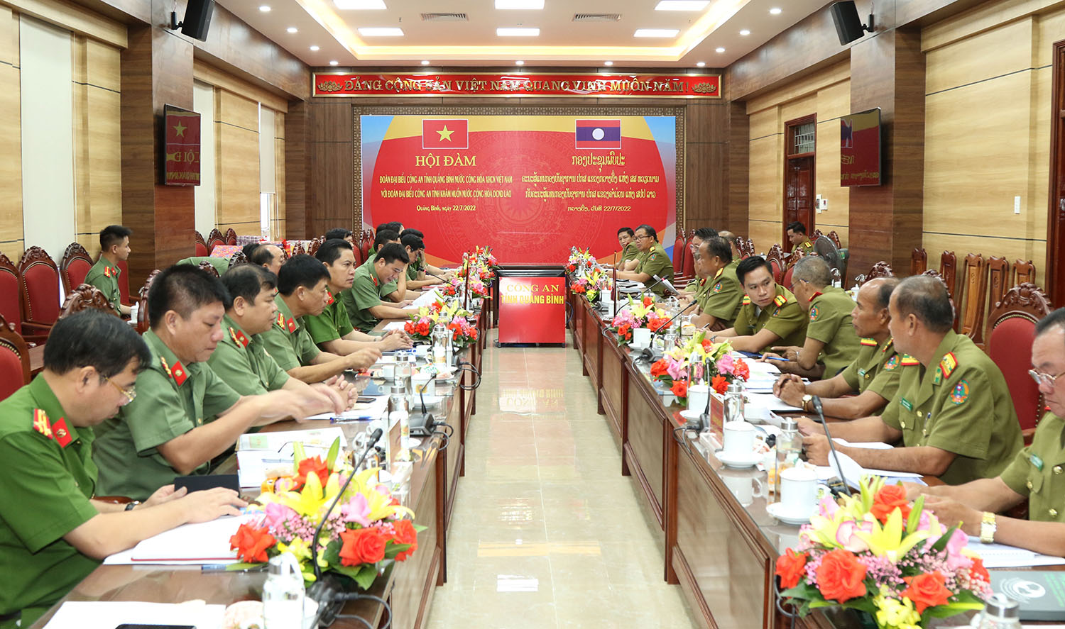 Hội đàm đoàn đại biểu Công an hai tỉnh Quảng Bình và Khăm Muồn năm 2022