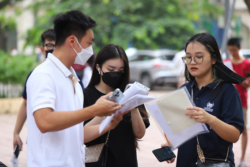 Đại học đồng loạt tăng học phí, thí sinh cân nhắc chọn trường