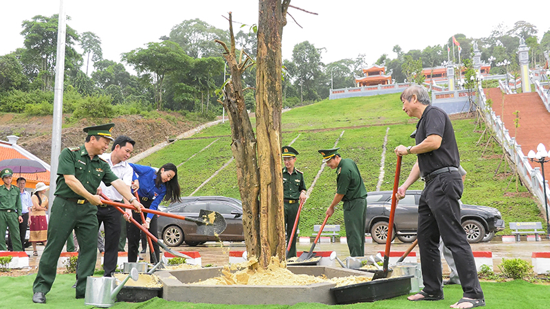 Hoàn thiện Đền tưởng niệm các anh hùng liệt sĩ Trường Sơn đường 20 Quyết Thắng, trọng điểm Cà Roòng-ATP