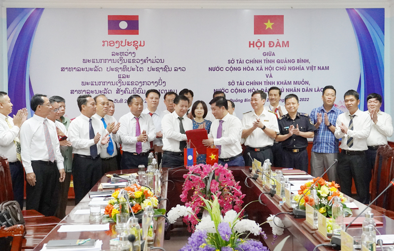 Hội đàm giữa Sở Tài chính tỉnh Quảng Bình và Sở Tài chính tỉnh Khăm Muộn