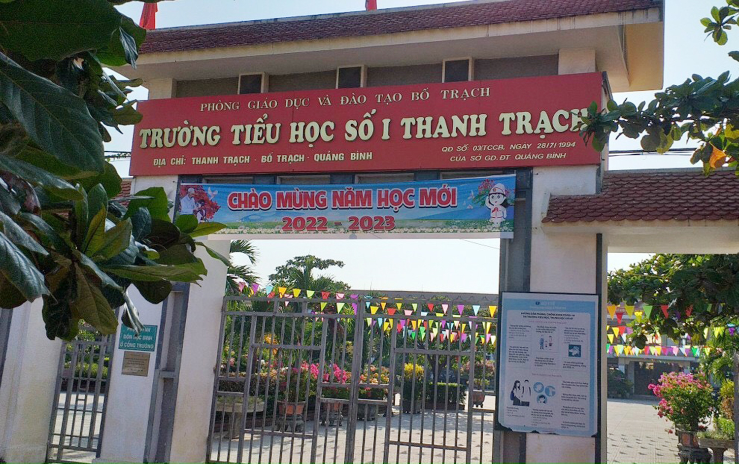 1 học sinh rơi từ tầng 2 trường học bị gãy tay