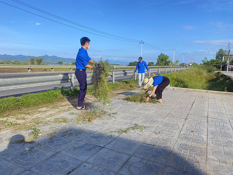 Thu gom hơn 4 tấn rác thải trong "Ngày chủ nhật xanh"