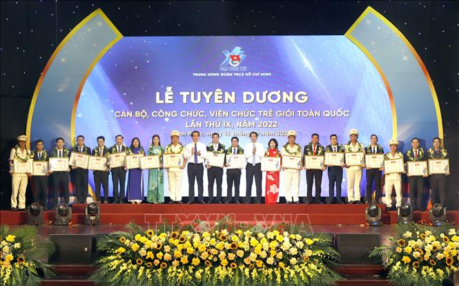 Tuyên dương 42 cán bộ, công chức, viên chức trẻ giỏi toàn quốc năm 2022