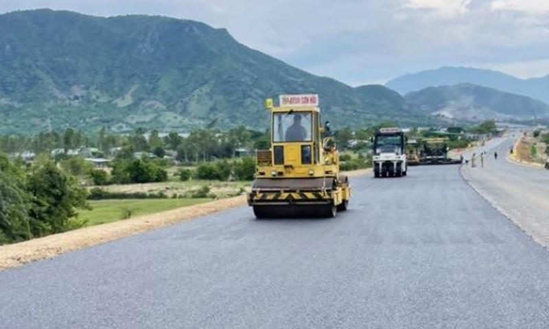 Doanh nghiệp làm cao tốc xin bảo hành đường 10 năm