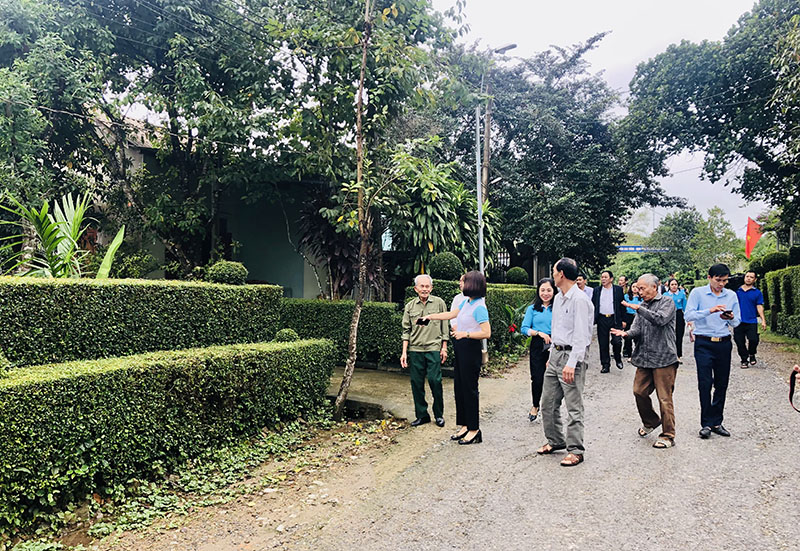 Minh Hóa: Ra quân xây dựng mô hình hàng rào xanh nông thôn mới