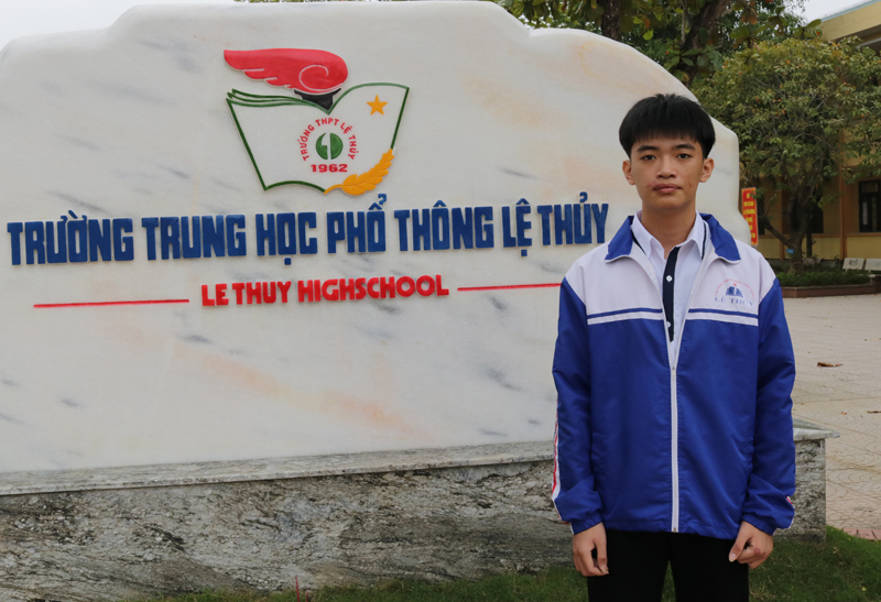 Cậu học trò đam mê tin học