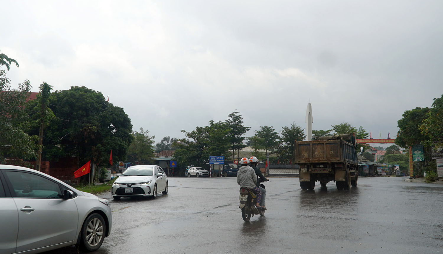 Đường du lịch... không biển chỉ dẫn