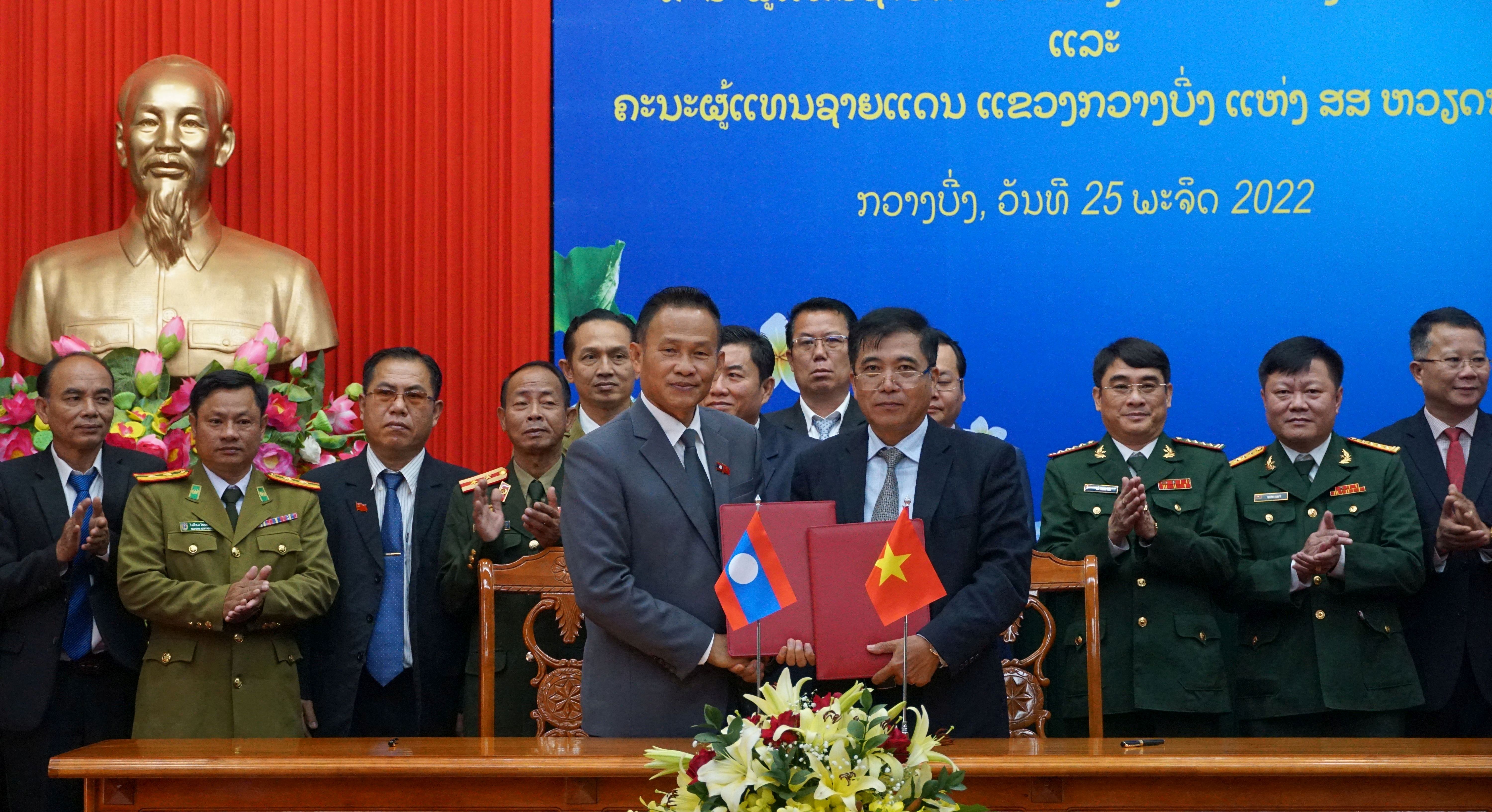 Thắt chặt tình đoàn kết, hữu nghị, gắn bó giữa hai tỉnh Quảng Bình-Khăm Muồn