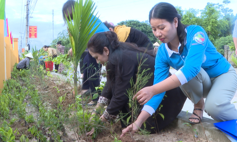 Học tập và làm theo Bác gắn với các phong trào thi đua