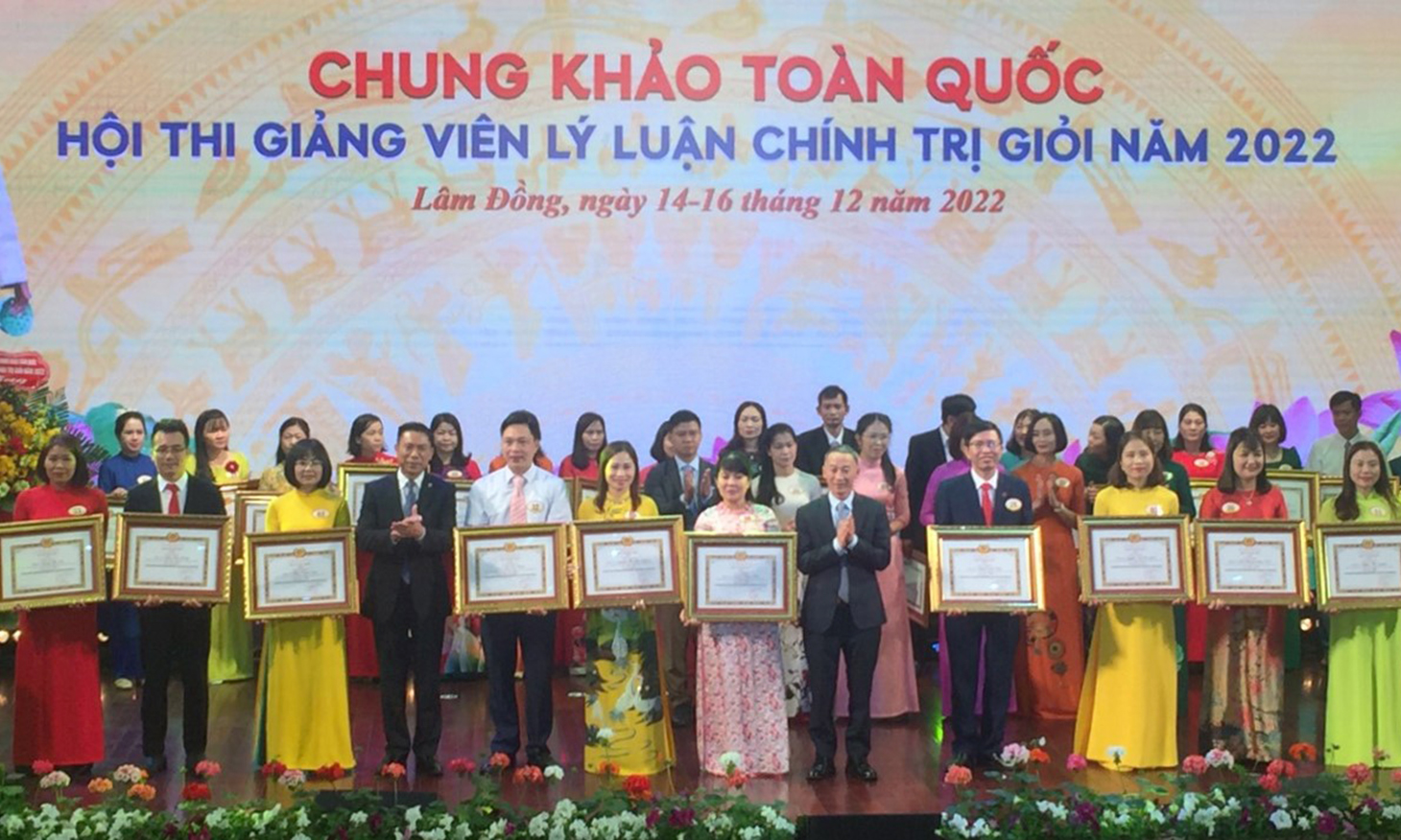 Thí sinh Quảng Bình đoạt giải ba hội thi giảng viên lý luận chính trị giỏi toàn quốc